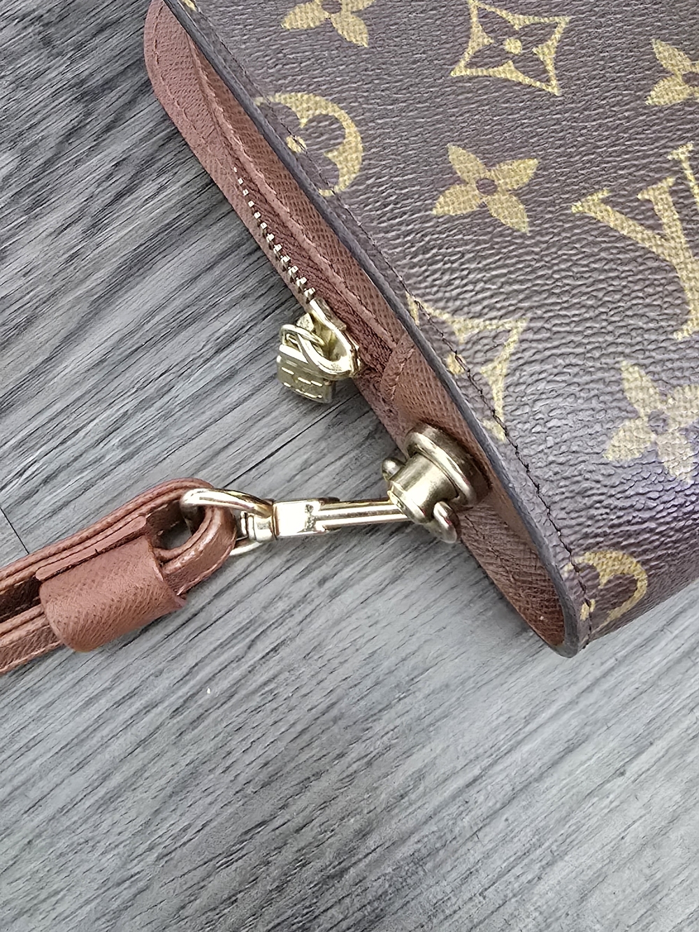 Louis Vuitton Brown and Gold Monogram Wristlet Pouch - Picture 3 of 14